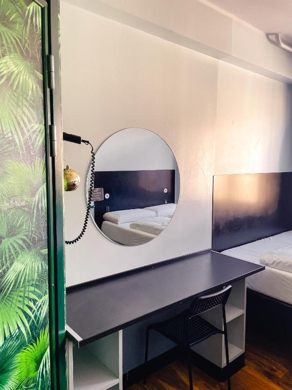 Twin Room with Private Bathroom image 1