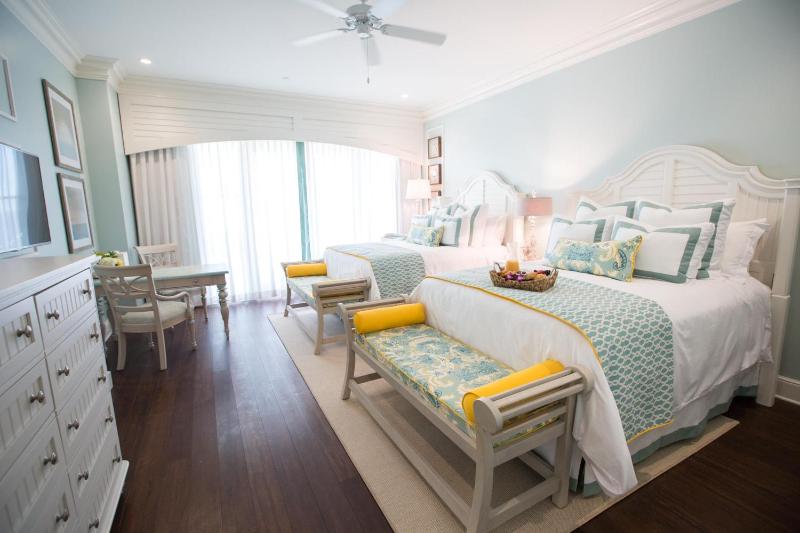 Harbor Deluxe with Two Queen Beds image 2