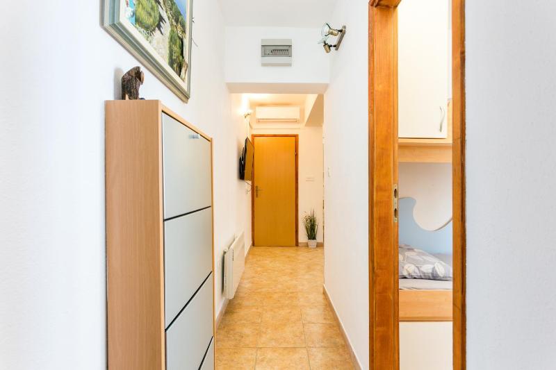 Two-Bedroom Apartment with Terrace and Sea View image 2
