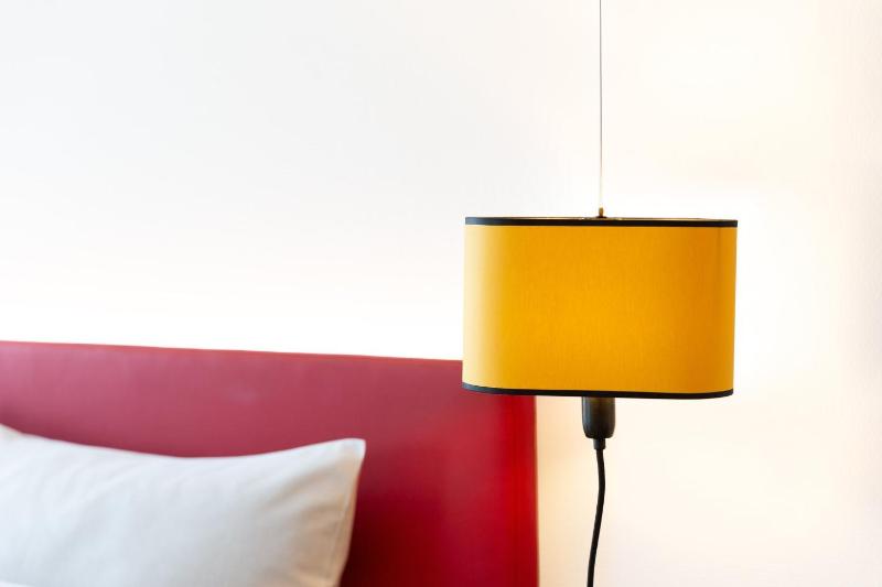 Premium Queen Room image 2