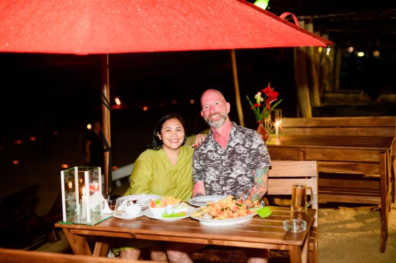 Royal Beach Hotel Hikkaduwa - image 44
