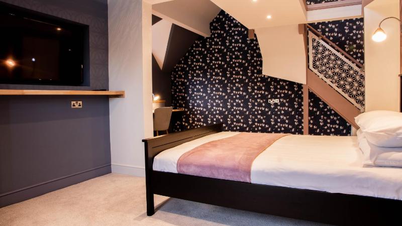 Superior Double Room image 3