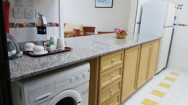 Classic One-Bedroom Apartment with Twin-Beds image 4