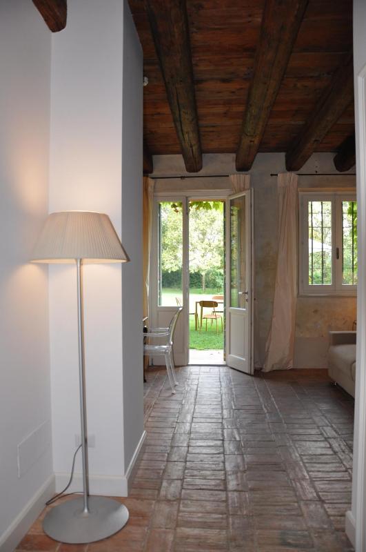 Deluxe One-Bedroom Apartment with Garden View image 1