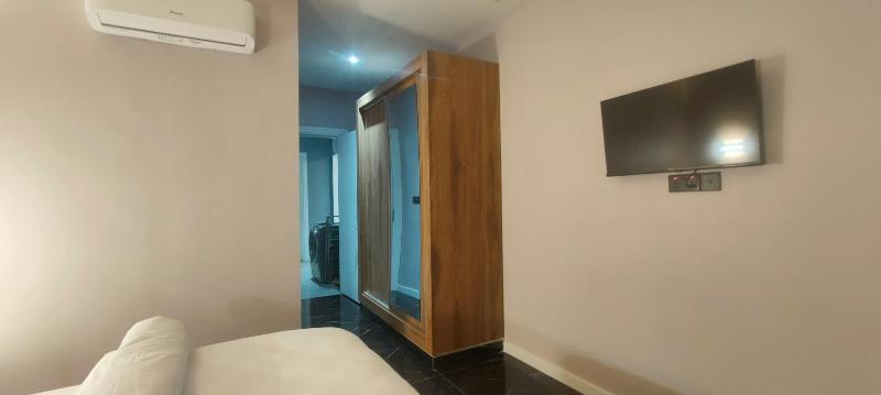 Premium apart with swimming pool rooftop and parking - image 16