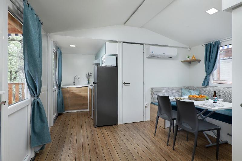 Albatross Mobile Homes on Valamar Camping Lanterna - image 10