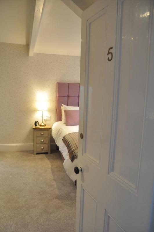 Flexible Superior Double or Twin Room image 1
