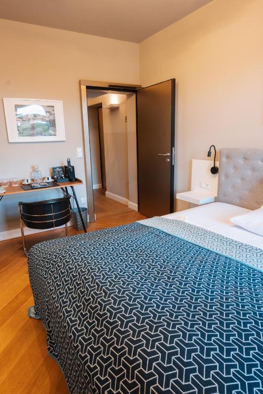 Executive Suite image 4