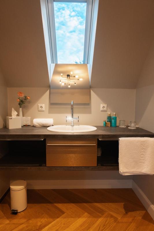 Executive Suite image 3