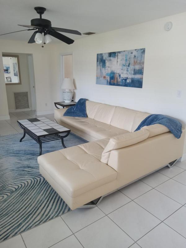 villa - Sleeps 6 & sports boat - image 9
