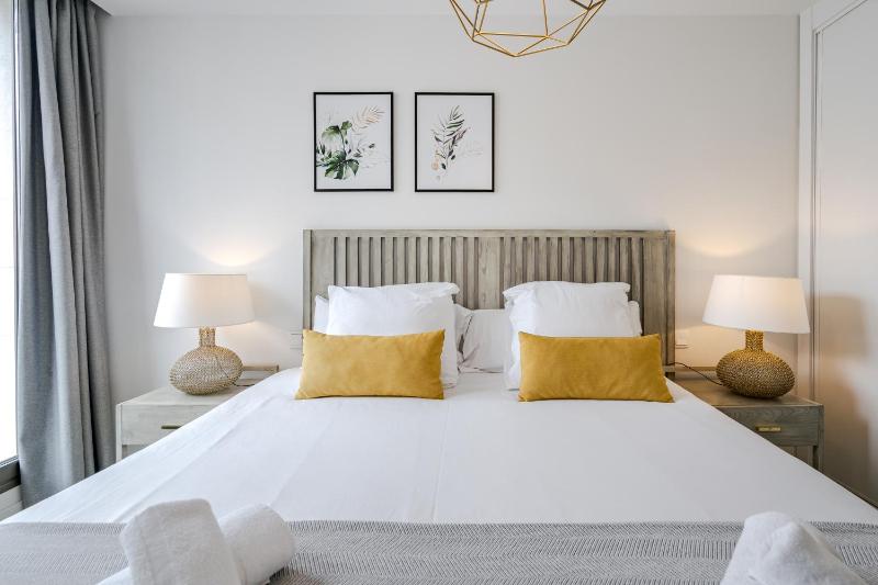 Feelathome Goya Apartments - image 11