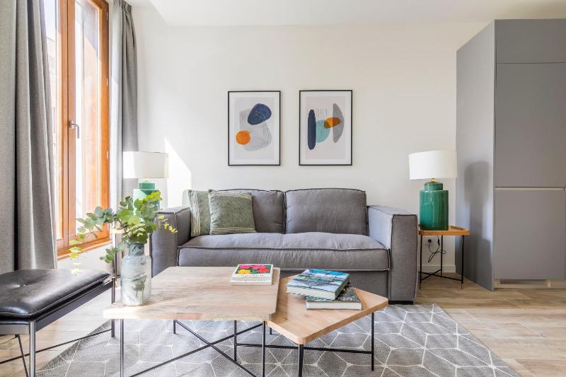 Feelathome Goya Apartments - image 15