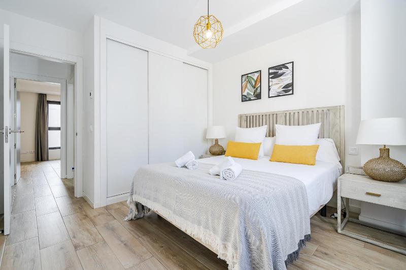 Feelathome Goya Apartments - image 10