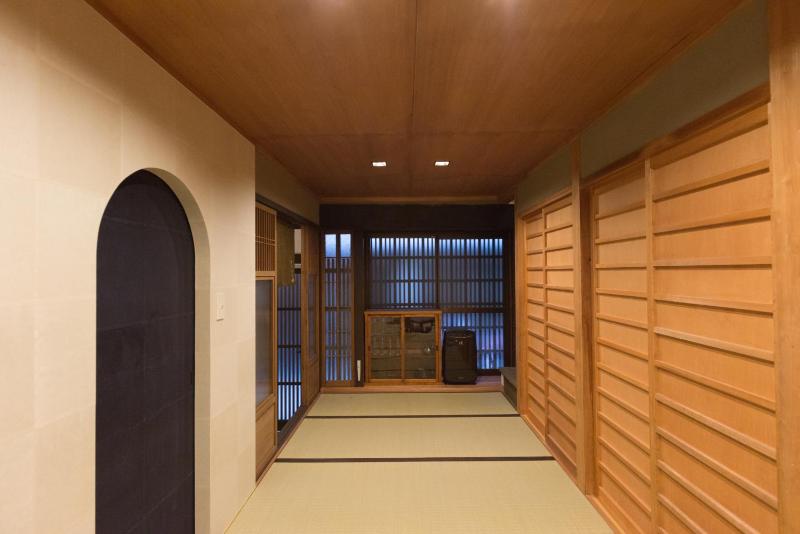 Kakishibu an Machiya House - image 10