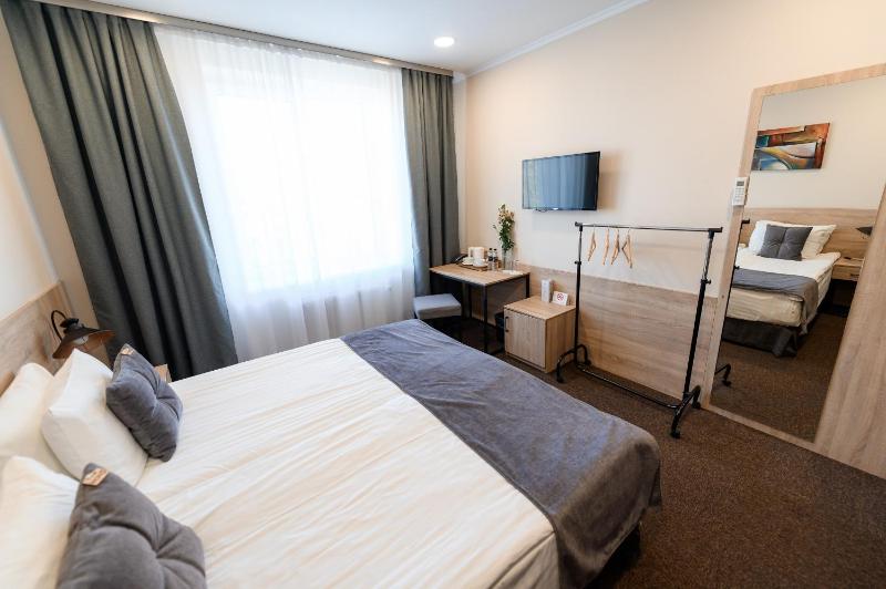 Standard Double Room image 4