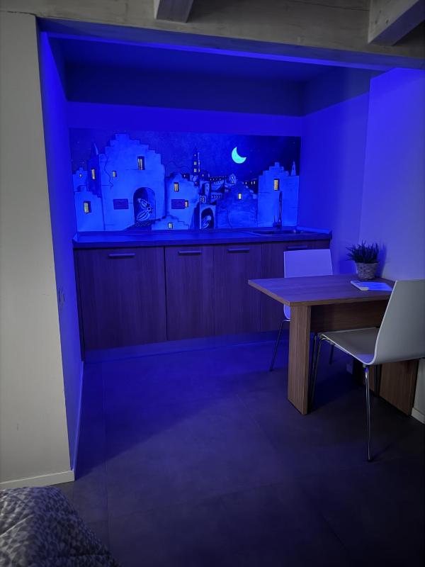 Superior King Room image 4