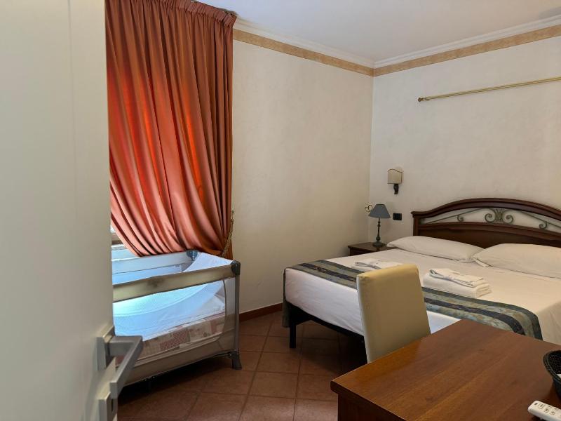 One-Bedroom Apartment image 3