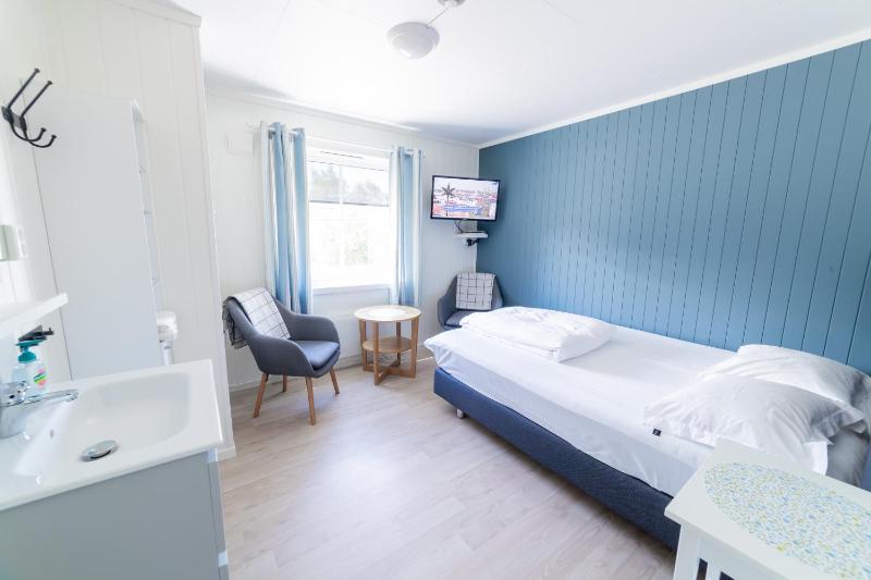 Small Double Room image 1