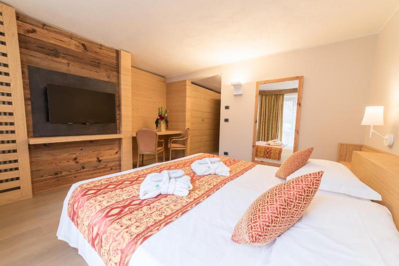 Superior Double or Twin Room image 1