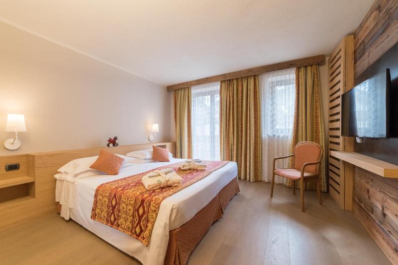 Superior Double or Twin Room image 4