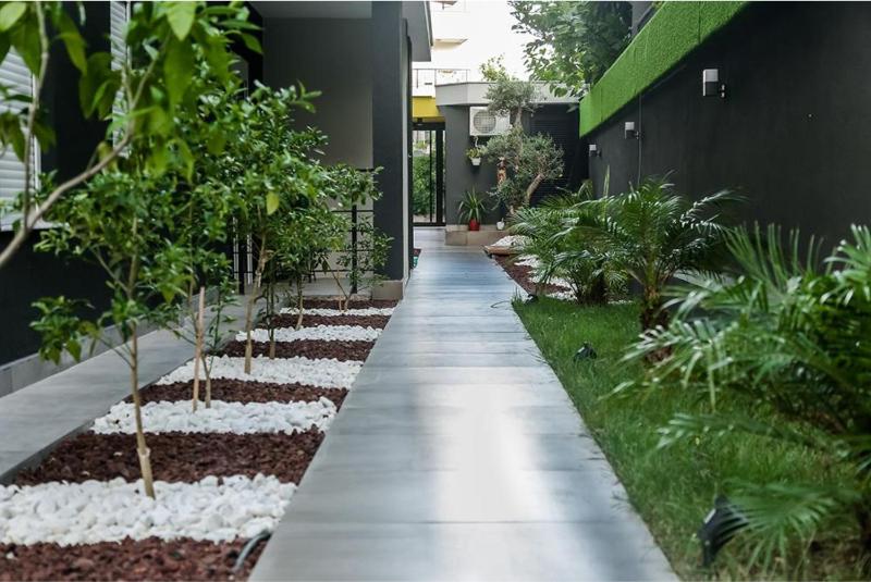 Studio with Garden View image 3