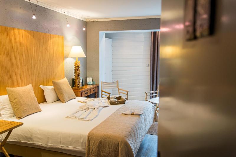 Superior Double Room with Garden View image 1
