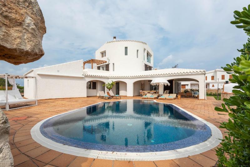 kistine 5 bedroom villa cala morell - image 19