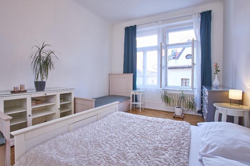 Three Room Apartment image 2