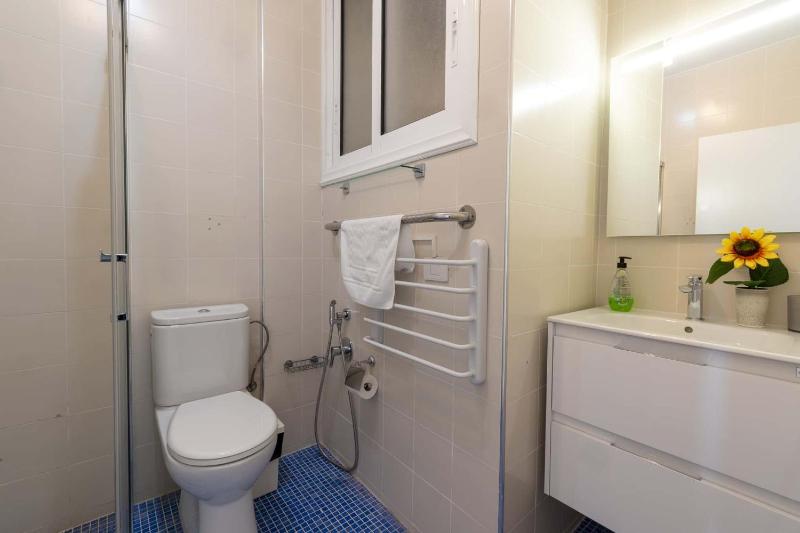 Santa Amalia 1 - Three Bed - image 34