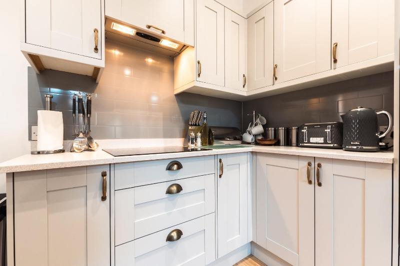 Anchor House - image 39