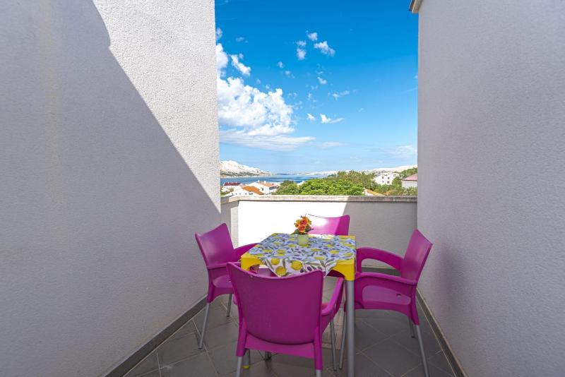 Three-Bedroom Apartment with View image 3