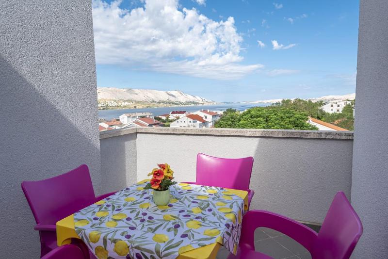Three-Bedroom Apartment with View image 2