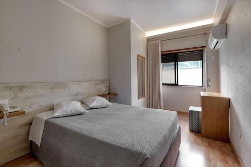 Double Room image 3