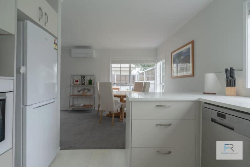 Cosy Bayswater House - image 4
