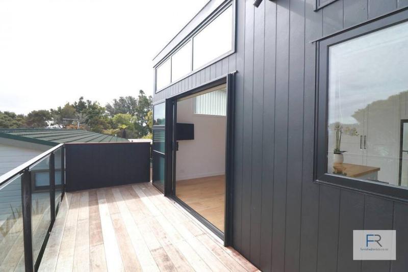 Cosy Tiny Home with Ocean Views - image 9
