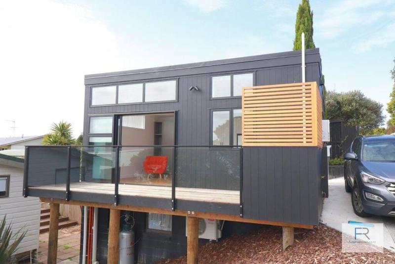 Cosy Tiny Home with Ocean Views - image 13