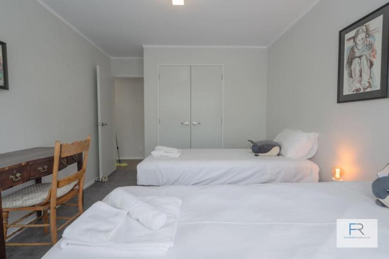 Cosy Bayswater House - image 2