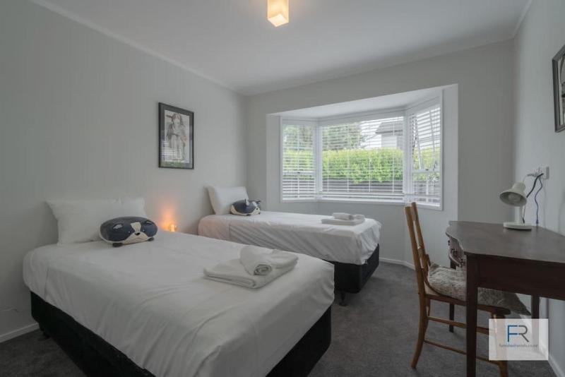 Cosy Bayswater House - image 5