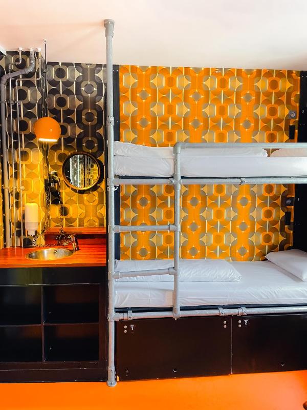 6 Bed Private Room image 4