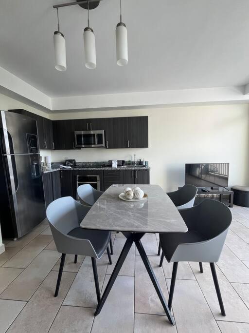 Modern 3BR Apartment Volcano View & Pool - image 2