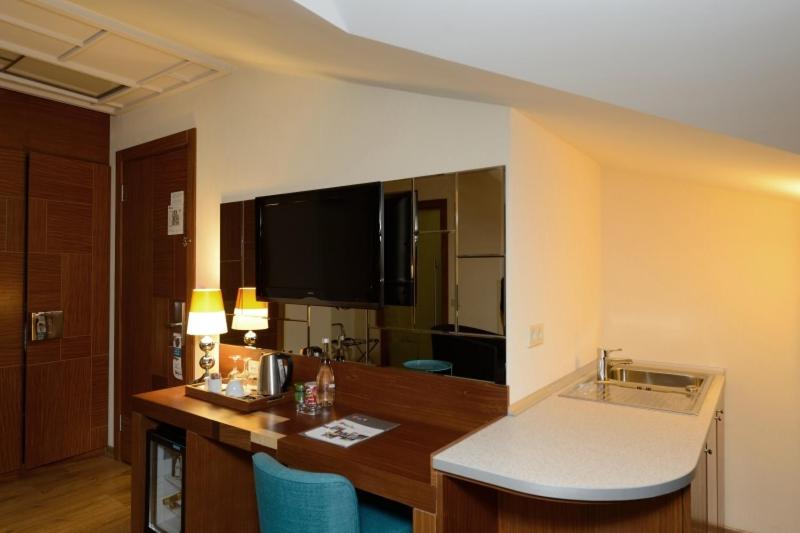 Penthouse Suite image 3
