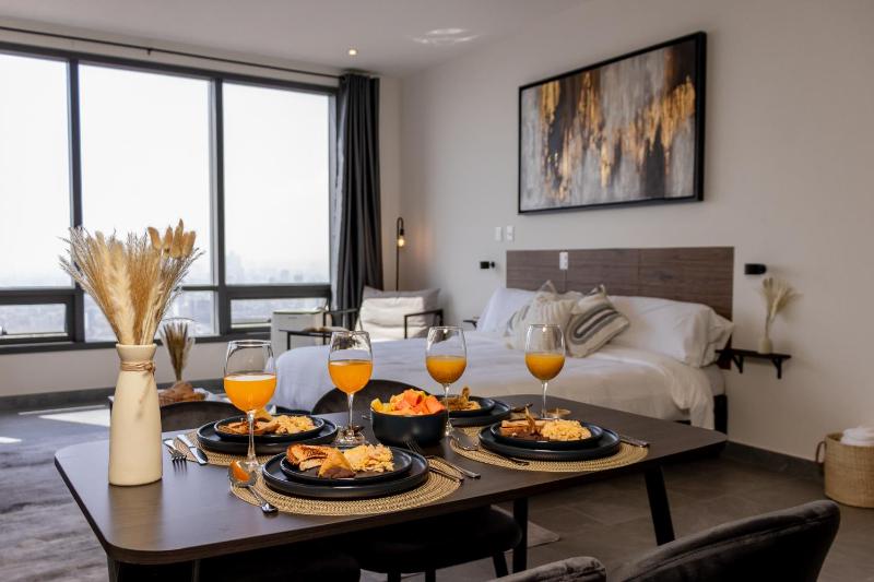 KingSize Suite in Reforma Jacuzzi & Awesome Mexico City View - image 10