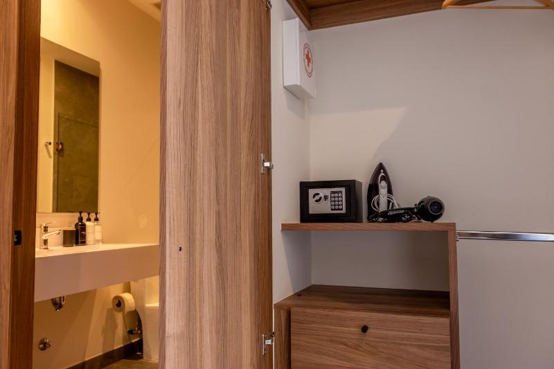 KingSize Suite in Reforma Jacuzzi & Awesome Mexico City View - image 11