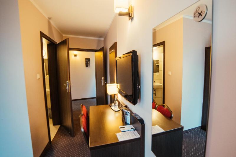 Standard Single Room image 4