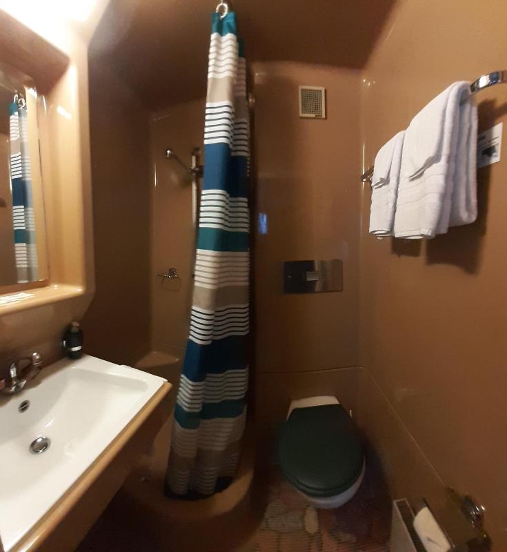 Twin Room image 3