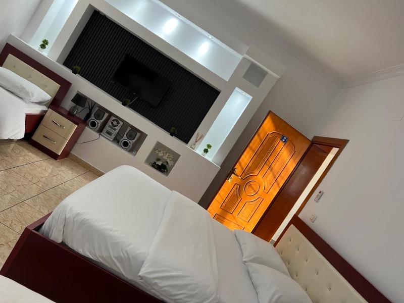 Hotel Kalaja - image 14