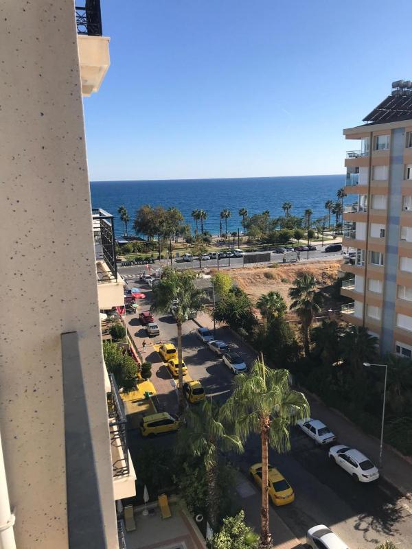 Single Room with Sea View image 4