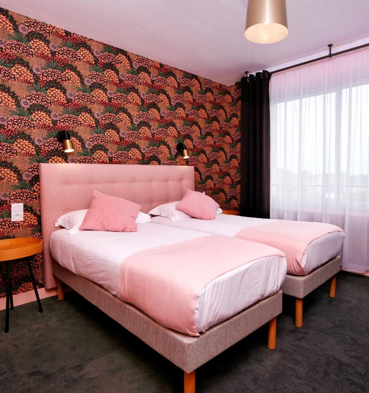 Comfort Twin Room image 3