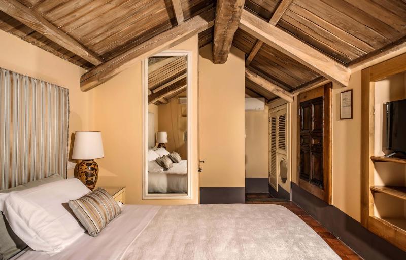 Amore Rentals - Palazzo Santa Croce - image 9