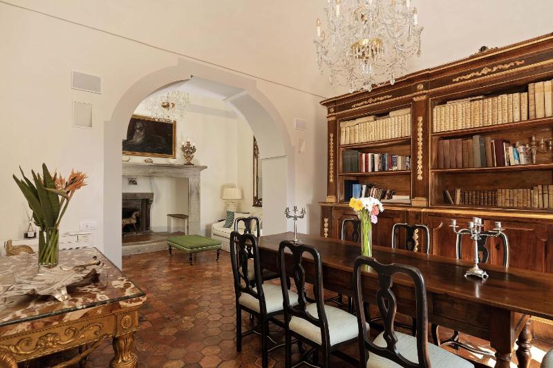 Amore Rentals - Palazzo Santa Croce - image 18